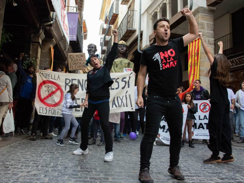 La primera celebración del ‘proAplec de Els Ports’ canta «No a la MAT»