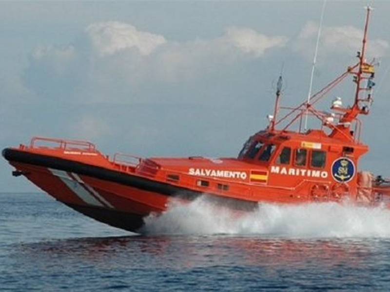 Dos personas han sido rescatadas en la costa de Alcossebre al encontrarse con su embarcación a la deriva