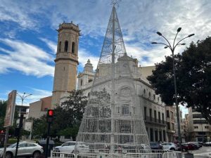 8 árboles de luces led iluminarán la Navidad en Burriana