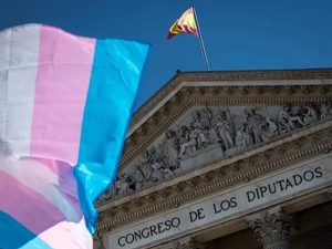 Podemos, Compromís y 8 conjuntos más rectifican la Ley Trans para incluir a ‘no binarios’ o ‘suprimir el sexo en el DNI’