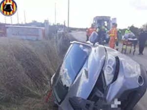 Dos personas heridas al salir de la vía entre Puçol y el Puig