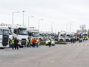 AVACU pide calma y buscar soluciones para evitar la huelga de transportistas