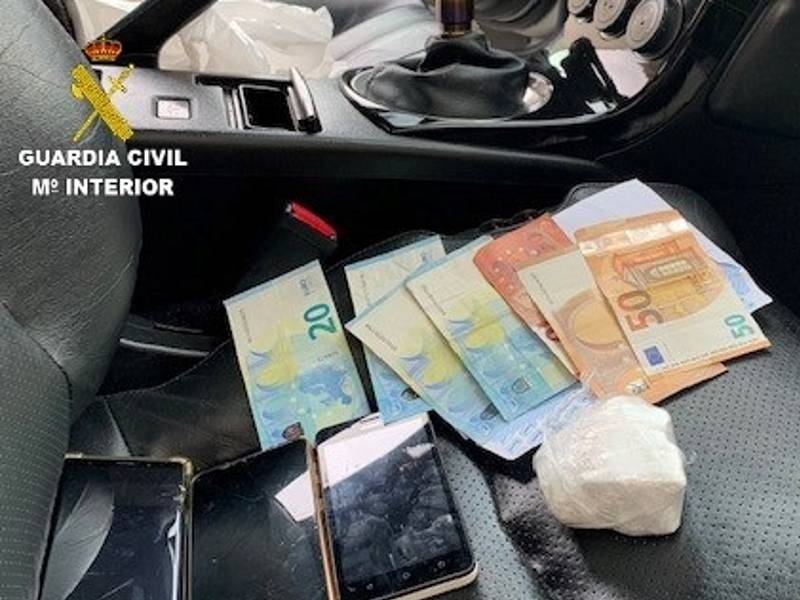 Detenidos en Oropesa y Benicarló por transportar cocaína y heroína en sus coches