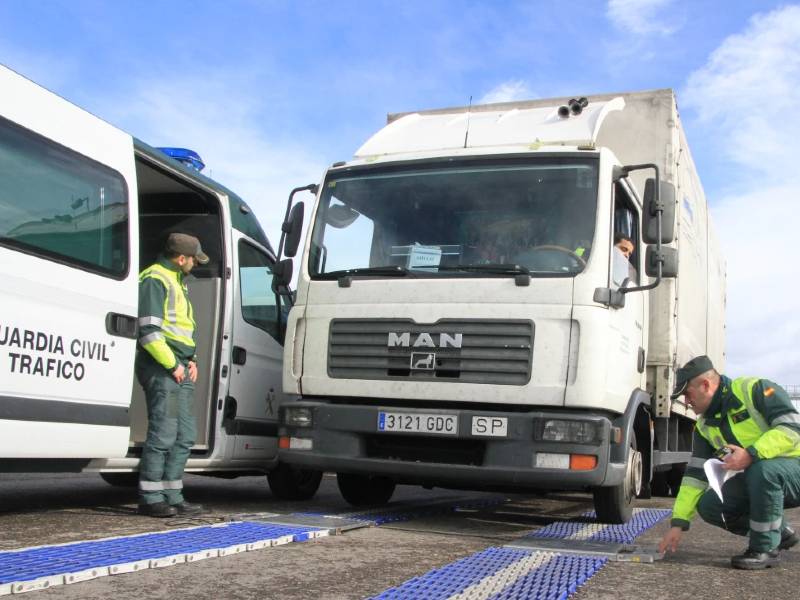 Tráfico inicia la campaña de ‘vigilancia de furgonetas’ en todo tipo de carreteras