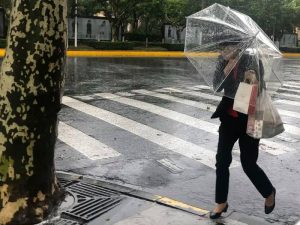 Rachas muy fuertes de viento y chubascos para este lunes en la Comunitat Valenciana