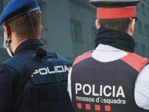 Detenidos dos hosteleros de Vinaròs por presuntamente obligar a trabajar en condiciones infrahumanas en la Sènia