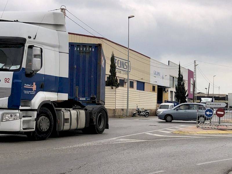 El PP de Almassora solicita fortalecer la seguridad en los polígonos por el robo de carburante en los camiones