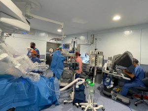 Éxito en la primera intervención quirúrgica con el robot «Da Vinci» en el Hospital General de Castelló