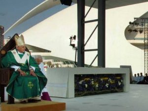 Recuerdos de cuando Benedicto XVI visitó València