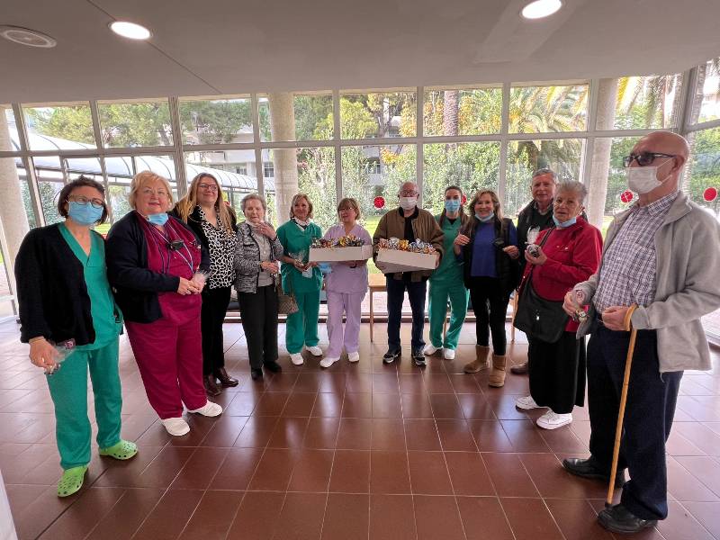 Burriana felicita la Navidad 2022 a sus mayores residentes en centros y al personal