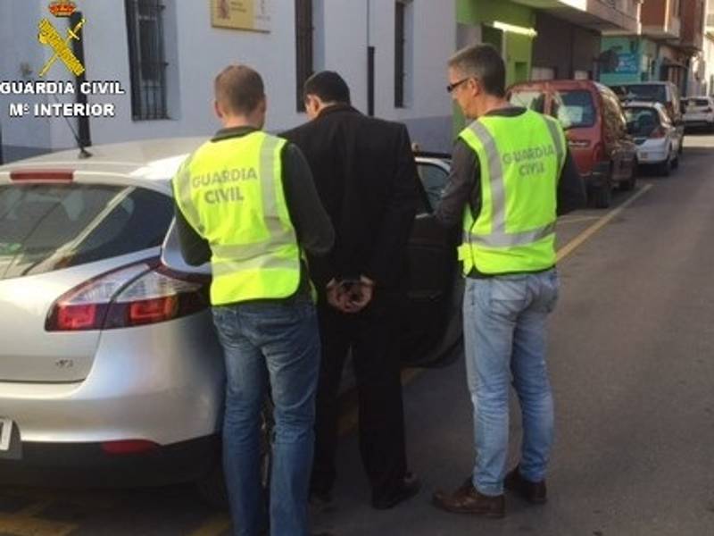 Detenido por masturbarse en un parque frente a un colegio de Picassent