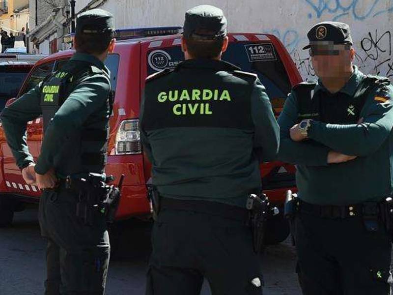 La Guardia Civil de Benicarló auxilia a un trabajador practicándole un torniquete C.A.T. Gen 7