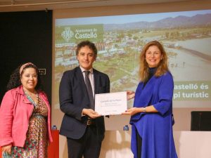 Castelló recibe la placa de Municipio Turístico