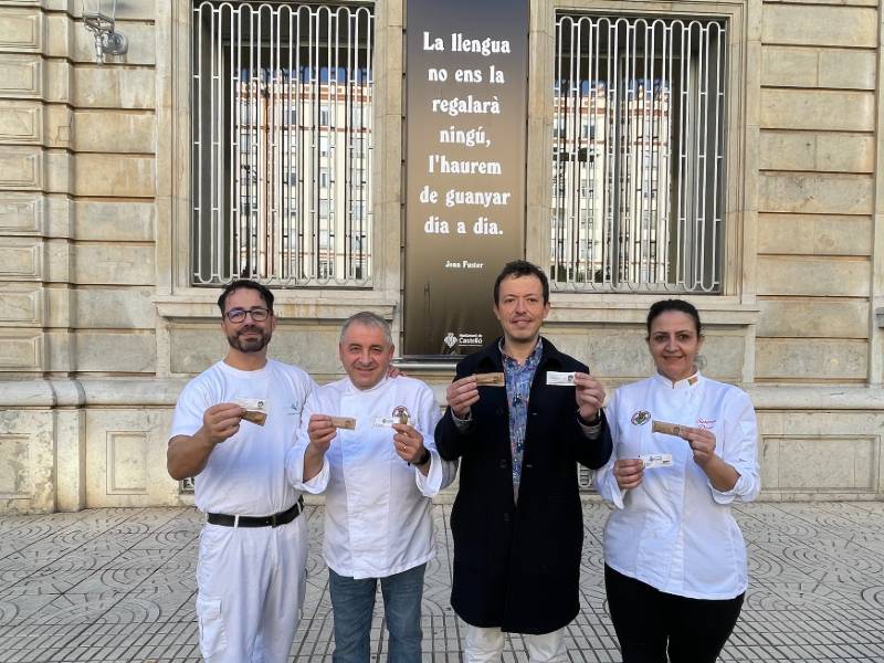 Castelló difon els aforismes de Fuster amb 2.000 sucres a les cafeteries i bars