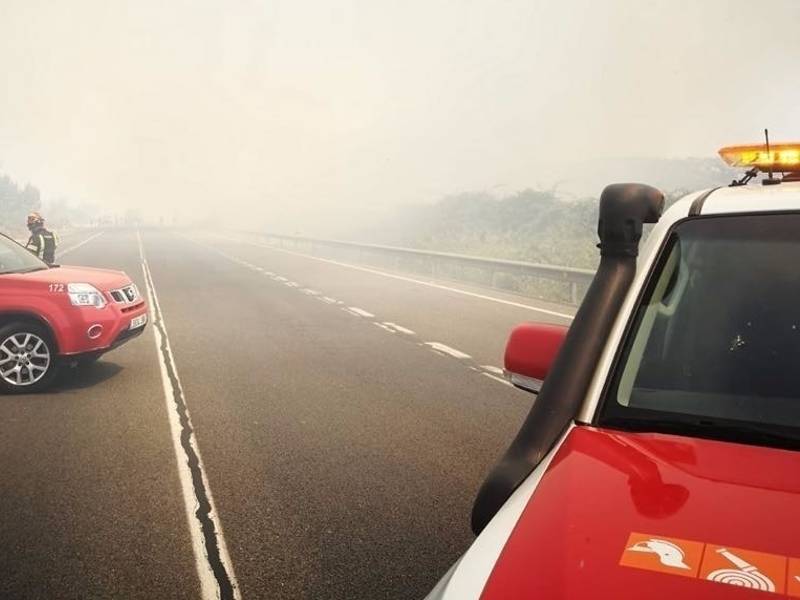 Incendio forestal por quema descontrolada en Confrides