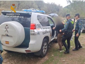 Un ganadero valenciano amenaza con escopeta y navaja por discrepancias en lo lindes