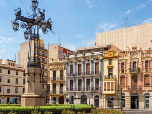 Restauración integral de ‘La Farola’ de Castelló