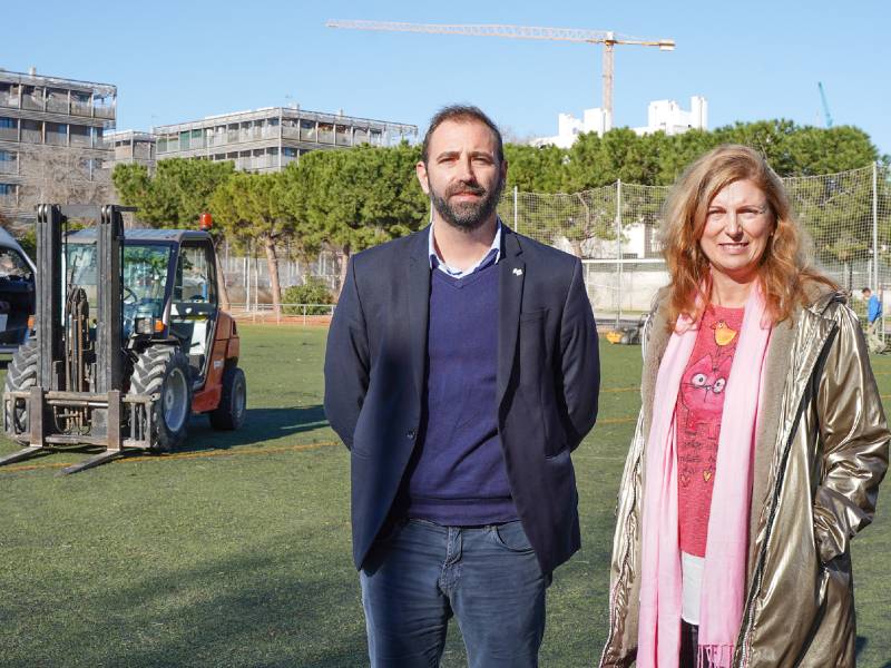 Cambio de césped en el complejo deportivo de Gran Vía