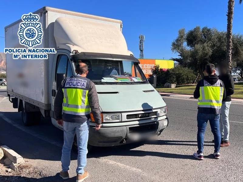 Detenidos tras asaltar con cuchillos y herir a un camionero en Orihuela