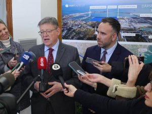 Puig visita el Puerto de Castellón y anuncia la ampliación de ayudas para el sector cerámico