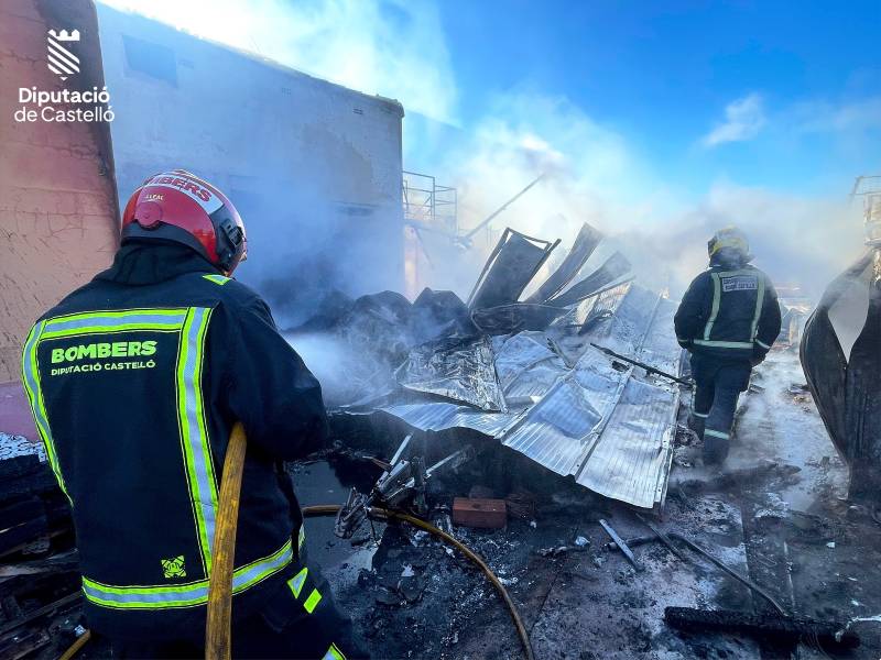 Incendio de una autocaravana en Vila-real