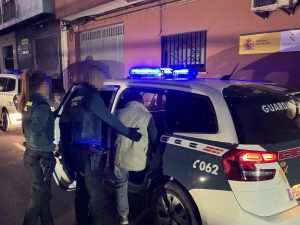 La Guardia Civil detiene al hombre de 73 años por robo en vehículos en Valencia