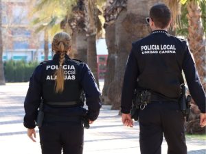 Hombre armado se atrinchera en su casa en Alaquàs y es encontrado muerto por la policía