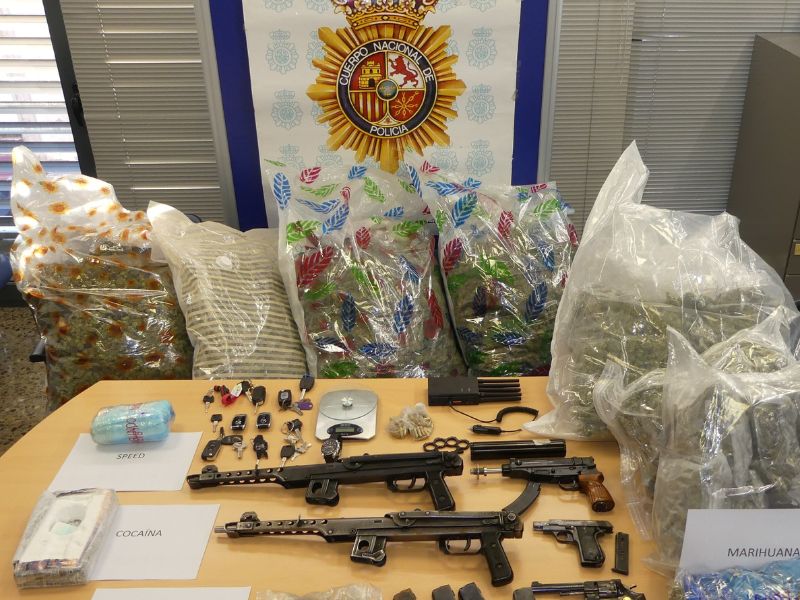 Cae en la Comunitat Valenciana una organización dedicada al tráfico de armas y drogas con Polonia