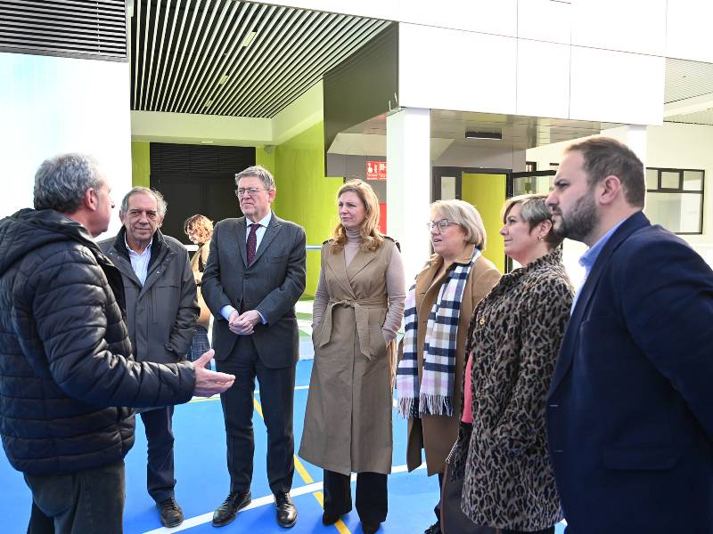 Ximo Puig visita el CEIP Herrero i el CEIP Vicent Marçà a Castelló