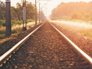 Un hombre se tumba en las vías del tren a su paso por Vila-real (Castellón)