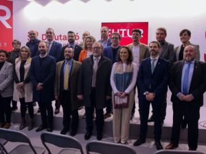 Diputación y el clúster cerámico de Castellón unidos en CEVISAMA 2023