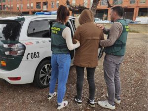 Estafa a un septuagenario e incendia su casa en Valencia