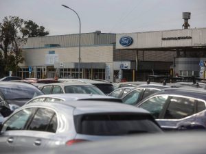 Cambios en las paradas y negocianes del ERE en la Ford de Almussafes (Valencia)