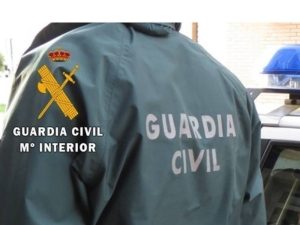 Enfrentamiento violento de un centenar de jóvenes con la Policía Local y la Guardia Civil en l’Eliana – Valencia