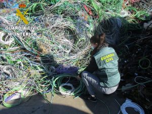 Roba 15.000 metros de cable de cobre en el Camp de Túria