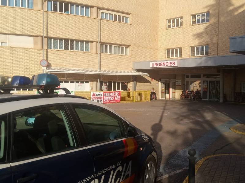 Aparece un hombre muerto en un vehículo frente al Hospital General de Castellón