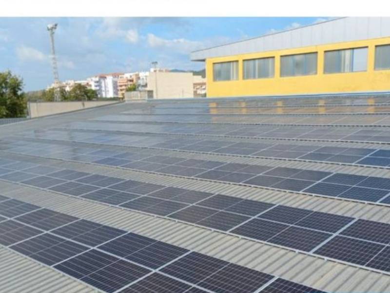 Benicàssim apuesta por energías renovables: 444 paneles solares instalados en 3 años