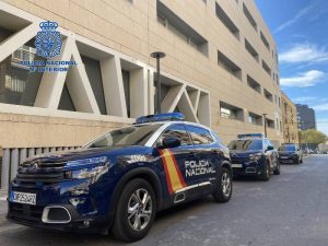 Exagente de Policía detenido por explotación sexual en una vivienda de Alicante