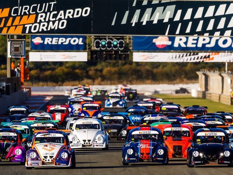 La Fun Cup cierra con un emocionante sprint tras 8 horas de carrera en el Circuit Ricardo Tormo