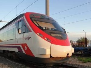 El tren arrolla un vehículo en un paso a nivel en Cullera – Valencia