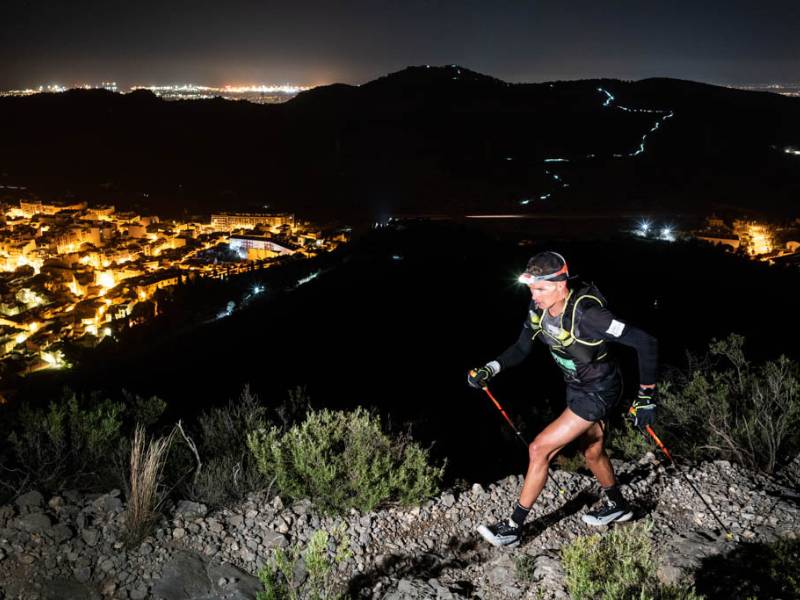 Atletas de élite en ASICS Penyagolosa Trails 2023