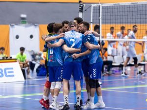 La lucha por el ascenso del Club de Voleibol ‘UBE L’ illa Grau’ empieza con una victoria (Castellón)