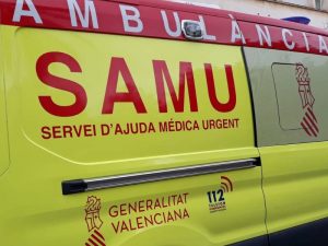 Cae con su coche en la acequia del camino Travessera de Castellón de la Plana