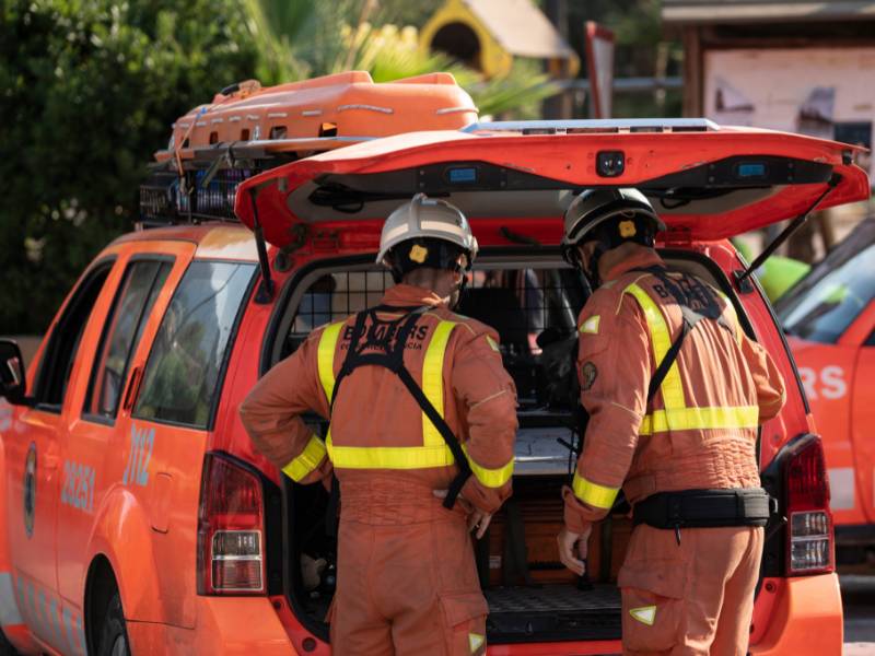 Declarado incendio en la ribera del río Magro en Catadau (Valencia)