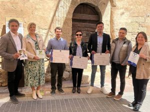 Colomer entrega en Càlig (Castellón) los distintivos de Sicted a entidades de ‘Maestrat Ànima Interior’