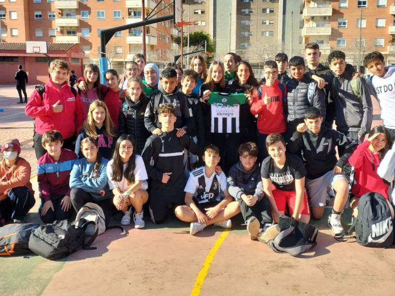 El CD Castellón Femenino celebra el ‘Día del Deporte’ con el IES Vicent Castell i Domènech