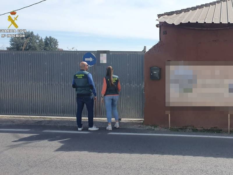 Detenidos por retener ilegalmente a sus trabajadores en una empresa de Sueca (Valencia)