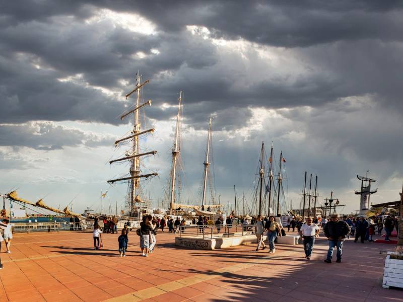 Gran desfile, Justas de Sète y fuegos artificiales para este sábado en Escala a Castelló 2023