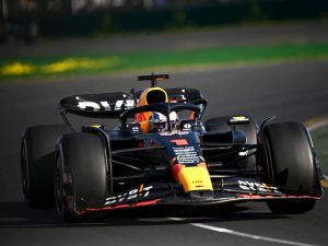 Fernando Alonso sigue en el podio mientras Verstappen domina en medio del caos – Mundial F1 Australia