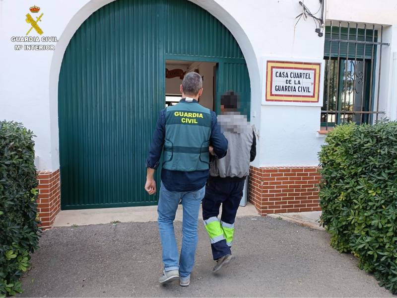 Detenido por el robo de placas solares y baterías en segundas residencias de la Comunitat Valenciana